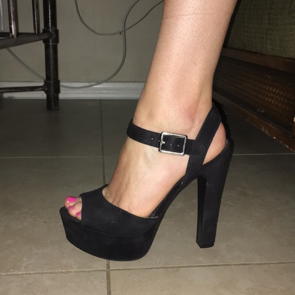 semi heels sandals
